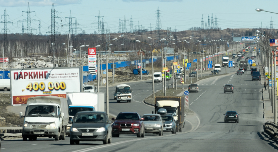Владельцам авто грозят штрафы за долгий прогрев двигателя во дворах